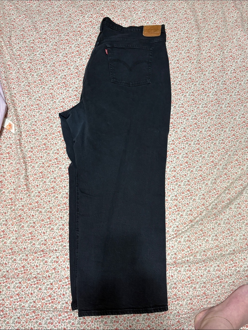 Levi's premium Women's ribcage crop black Straight-Leg Jeans